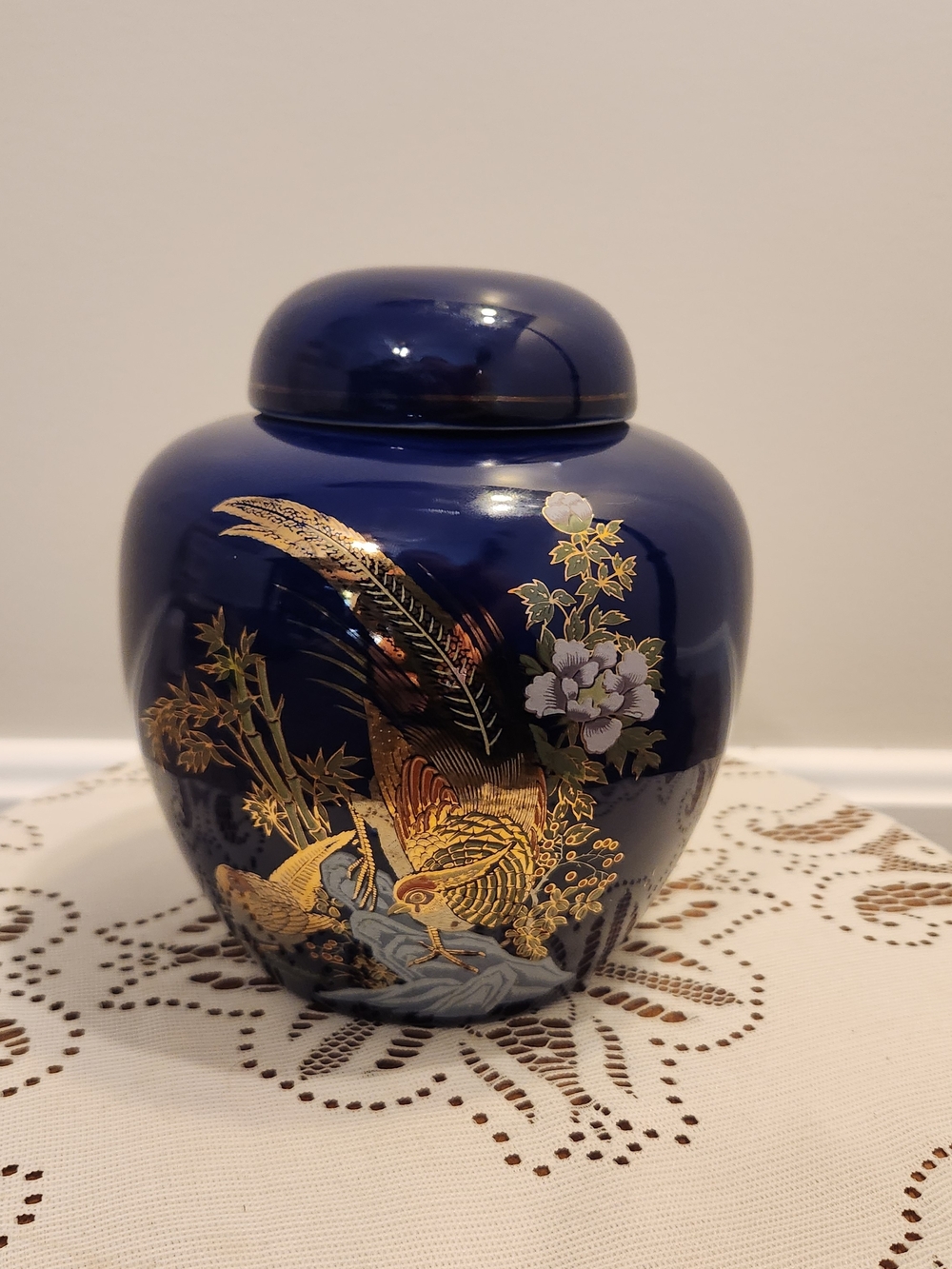 Decorative Blue and Gold Porcelain Ginger Jar